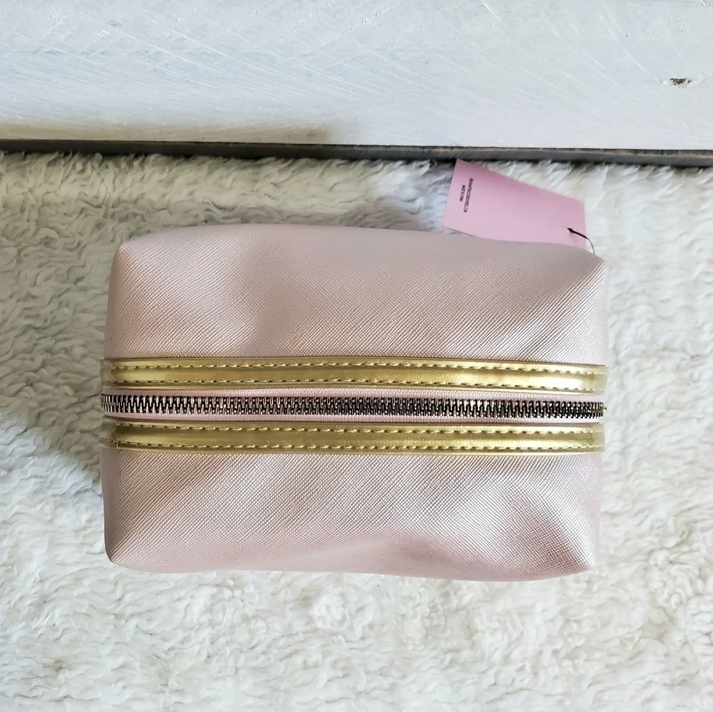 Enchante Accessories super mom